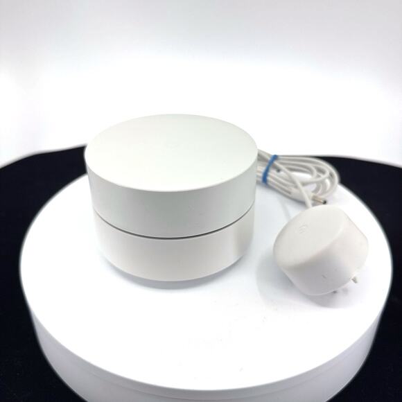 Google Wifi AC1200 - Mesh WiFi System - 1500 Sq Ft - Picture 6 of 16